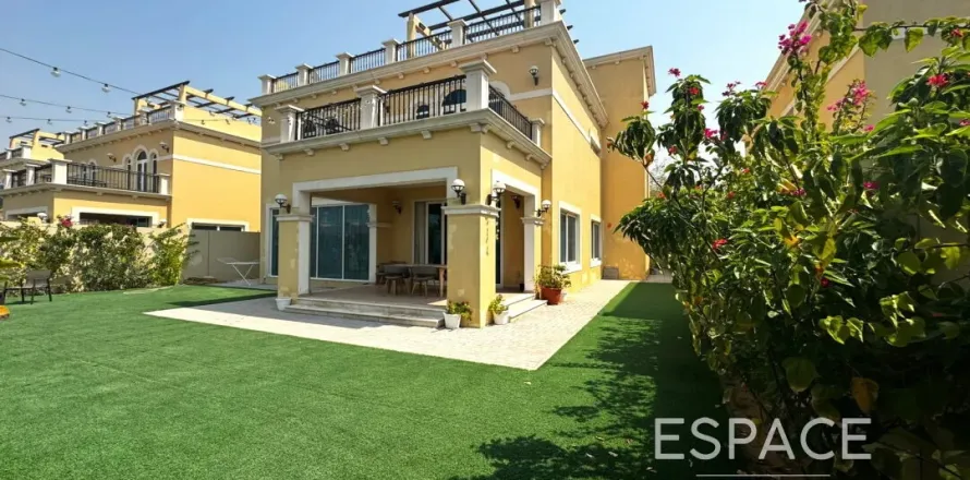 Вилла в Jumeirah Park, Дубай, ОАЭ 4 спальни, 510м2 № 678672