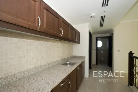 Снять в аренду виллу в Jumeirah Park, Дубай, ОАЭ 4 спальни, 510м2, № 678672 - фото 7