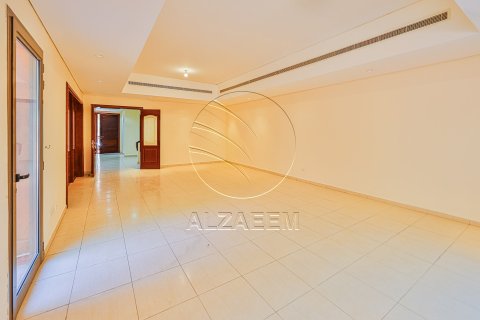 Villa til leje i Abu Dhabi, UAE 4 soveværelser, 300 kvm № 662863 - foto 4
