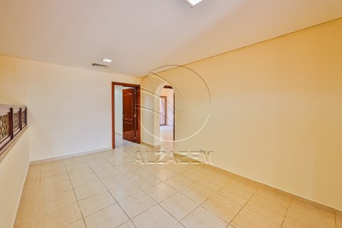 Villa til leje i Abu Dhabi, UAE 4 soveværelser, 300 kvm № 662863 - foto 10