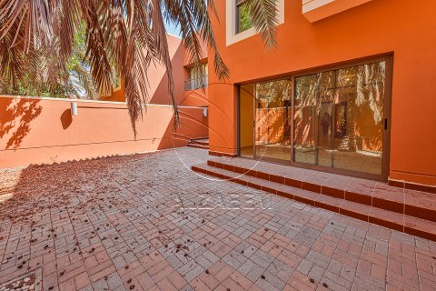 Villa til leje i Abu Dhabi, UAE 4 soveværelser, 300 kvm № 662863 - foto 6