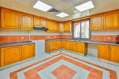 Villa til leje i Abu Dhabi, UAE 4 soveværelser, 300 kvm № 662863 - foto 22