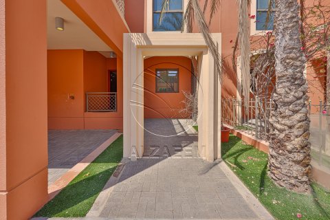 Villa til leje i Abu Dhabi, UAE 4 soveværelser, 300 kvm № 662863 - foto 2