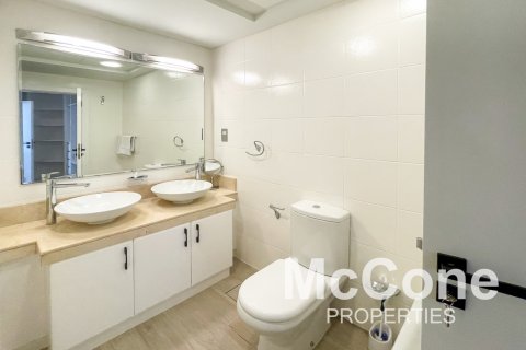 Apartamento para arrendamento em Palm Jumeirah, Dubai, EAU 2 quartos, 144 m2 № 587185 - foto 18