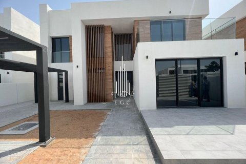 Üürile anda villa on the Saadiyat Island, Abu Dhabi, AÜE: 4 magamistoaga, 538.6 m² Nr 557637 - pilt 29