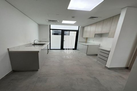 Üürile anda villa on the Saadiyat Island, Abu Dhabi, AÜE: 4 magamistoaga, 538.6 m² Nr 557637 - pilt 21