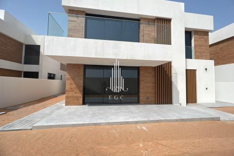 Üürile anda villa on the Saadiyat Island, Abu Dhabi, AÜE: 4 magamistoaga, 538.6 m² Nr 557637 - pilt 2