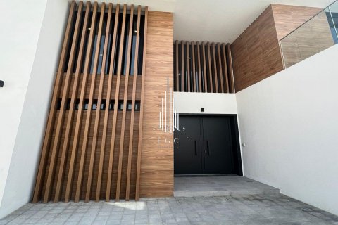 Üürile anda villa on the Saadiyat Island, Abu Dhabi, AÜE: 4 magamistoaga, 538.6 m² Nr 557637 - pilt 3