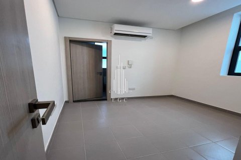 Üürile anda villa on the Saadiyat Island, Abu Dhabi, AÜE: 4 magamistoaga, 538.6 m² Nr 557637 - pilt 14
