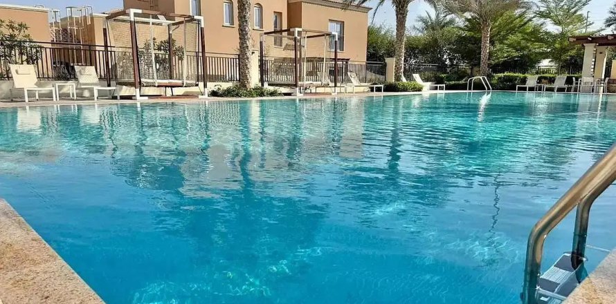 Townhouse in Dubai, UAE 2 bedrooms, 157.9 sq.m. № 765763