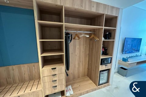 Müüa korter asukohaga Palm Jumeirah, Dubai, AÜE: 1 toaline, 33 m² Nr 667403 - pilt 4