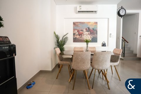 Villa till försäljning i Town Square, Dubai, UAE 3 sovrum, 188 kvm Nr. 667404 - fotografi 5