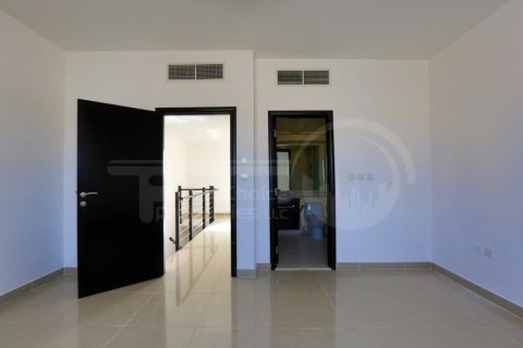 Huvila Al Reef, Abu Dhabi, Arabiemiraatit 3 makuuhuonetta, 225.1 m2 № 731227 - kuva 11