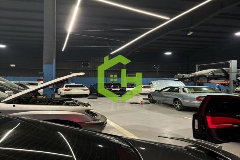 Sklad v Al Quoz, Dubai, SAE 557.4 m² Č.: 547656 - fotografie 9
