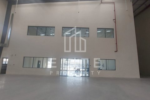 Warehouse in Dubai Investment Park, UAE 2034 sq.m. № 620295 - photo 2