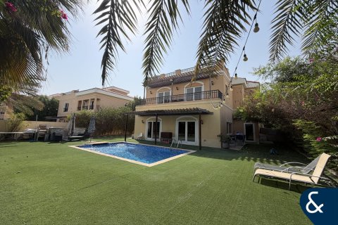 Villa in The Villa, Dubai, UAE 5 bedrooms, 483 sq.m. № 671155 - photo 1