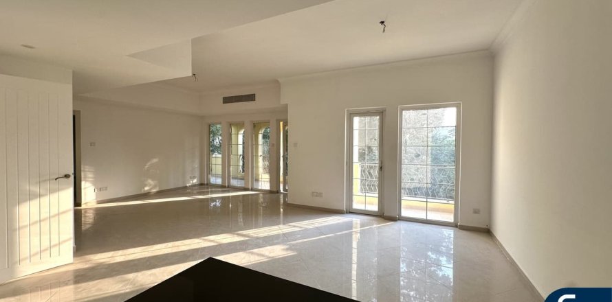 Apartament în Dubai Land, Dubai, EAU 2 dormitoare, 160 mp.  №671339