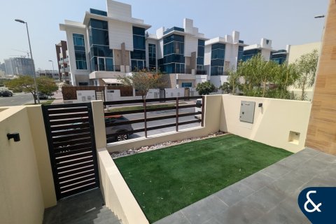 ویلا برای فروش در  Jumeirah Village Circle، Dubai، امارات متحده عربی  4 خوابه ، 159 متر مربع ، شماره 671154 - تصویر 2