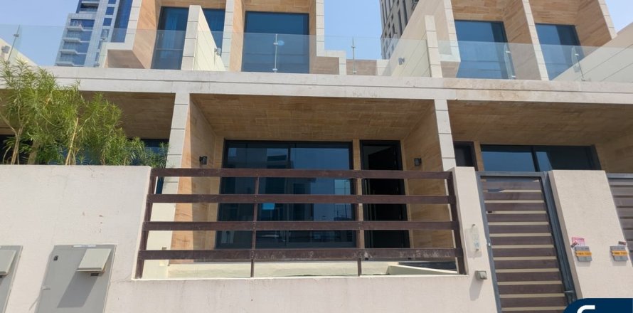 ویلا در Jumeirah Village Circle، Dubai ، امارات متحده عربی 4 خوابه ، 159 متر مربع.  شماره 671154