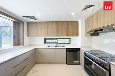 Vilë në Dubai, Emiratet e Bashkuara Arabe 4 dhoma gjumi, 323.6 m2. № 632916 - Foto 2