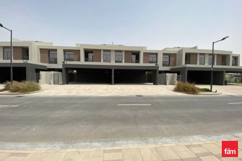 Vilë në Dubai, Emiratet e Bashkuara Arabe 4 dhoma gjumi, 323.6 m2. № 632916 - Foto 1