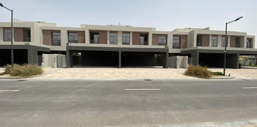 Vilë në Dubai, Emiratet e Bashkuara Arabe 4 dhoma gjumi, 323.6 m2. № 632916