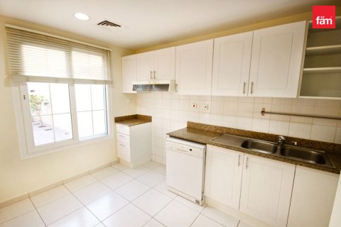 Villa in Dubai, UAE 2 bedrooms, 193.4 sq.m. № 632917 - photo 6