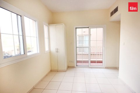 Villa in Dubai, UAE 2 bedrooms, 193.4 sq.m. № 632917 - photo 1