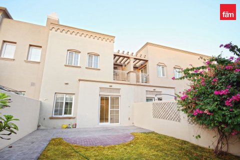 Villa in Dubai, UAE 2 bedrooms, 193.4 sq.m. № 632917 - photo 9