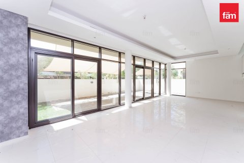 Villa para arrendamento em Dubai, EAU 5 quartos, 448.4 m2 № 601272 - foto 4