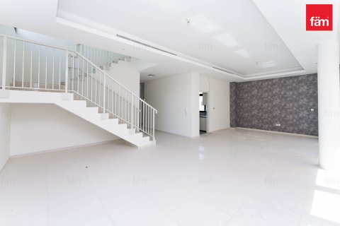 Villa para arrendamento em Dubai, EAU 5 quartos, 448.4 m2 № 601272 - foto 6