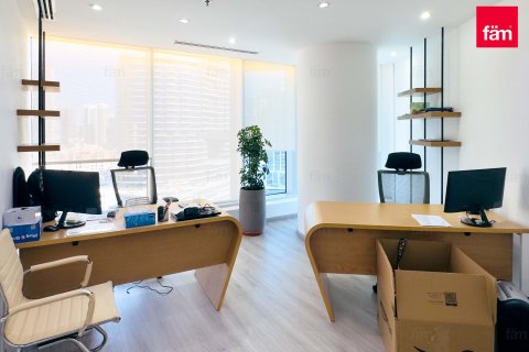 Office in Business Bay, Dubai, UAE 109 sq.m. № 648029 - photo 9