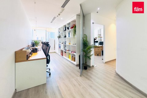 Office in Business Bay, Dubai, UAE 109 sq.m. № 648029 - photo 6