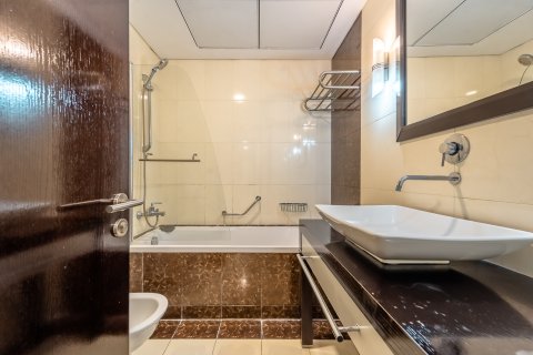 Huoneisto Jumeirah Islands, Dubai, Arabiemiraatit 3 makuuhuonetta, 200 m2 № 760992 - kuva 12
