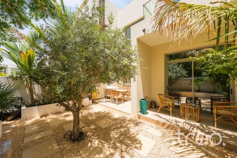 Rumah bandar di Arabian Ranches 2, Dubai, UAE 3 bilik tidur, 205.87 meter persegi № 758892