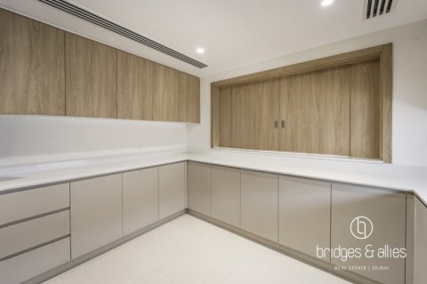 Vila u gradu Dubai, UAE 5 spavaće sobe, 372.1 m2 Br. 670100 - Slika 7