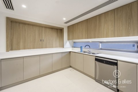 Vila u gradu Dubai, UAE 5 spavaće sobe, 372.1 m2 Br. 670100 - Slika 6