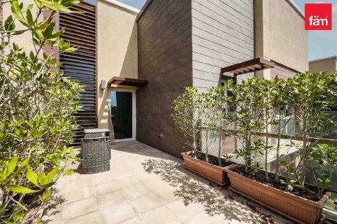 Villa in Al Barsha, Dubai, UAE 3 bedrooms, 332.7 sq.m. № 622108 - photo 3