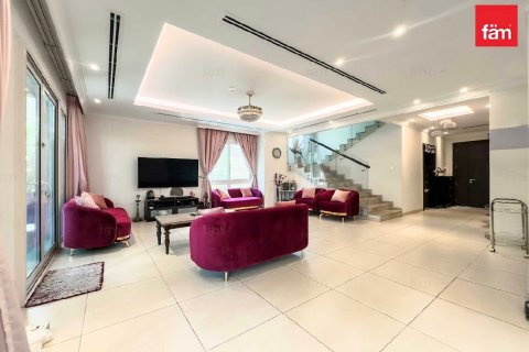 Villa in Al Barsha, Dubai, UAE 3 bedrooms, 332.7 sq.m. № 622108 - photo 1