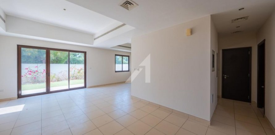 Dubai、UAEにあるヴィラ 3ベッドルーム、278.4 m2 No645523