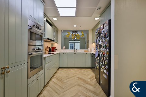 Appartamento in vendita a Dubai Marina, Dubai, EAU 3 camere da letto, 216 mq. № 667606 - foto 4