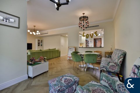 Appartamento in vendita a Dubai Marina, Dubai, EAU 3 camere da letto, 216 mq. № 667606 - foto 2