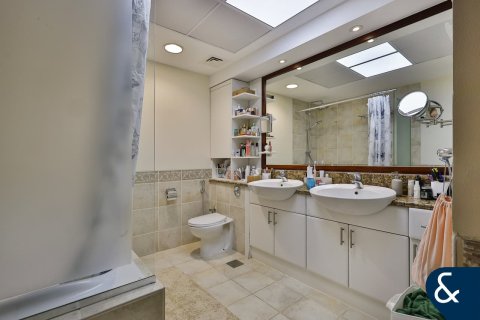 Appartamento in vendita a Dubai Marina, Dubai, EAU 3 camere da letto, 216 mq. № 667606 - foto 8