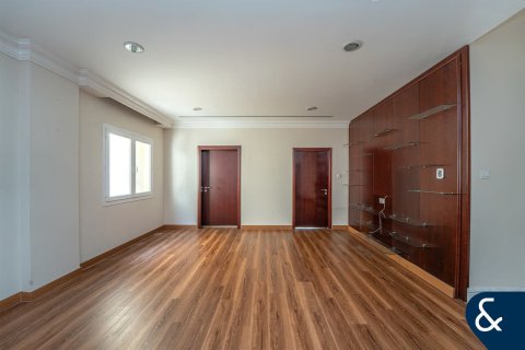 Vilë në Motor City, Dubai, Emiratet e Bashkuara Arabe 5 dhoma gjumi, 458 m2. № 667050 - Foto 11