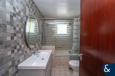 Vilë në Motor City, Dubai, Emiratet e Bashkuara Arabe 5 dhoma gjumi, 458 m2. № 667050 - Foto 16