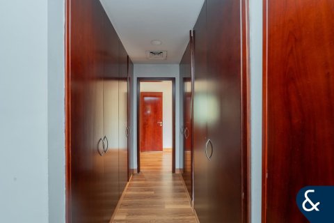 Vilë në Motor City, Dubai, Emiratet e Bashkuara Arabe 5 dhoma gjumi, 458 m2. № 667050 - Foto 13