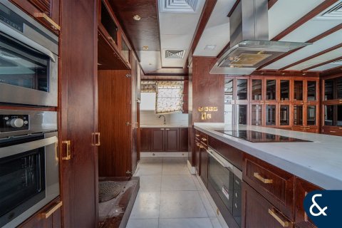 Vilë në Motor City, Dubai, Emiratet e Bashkuara Arabe 5 dhoma gjumi, 458 m2. № 667050 - Foto 4