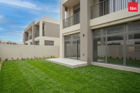 ویلا در Dubai ، امارات متحده عربی 4 خوابه ، 332 متر مربع.  شماره 760742