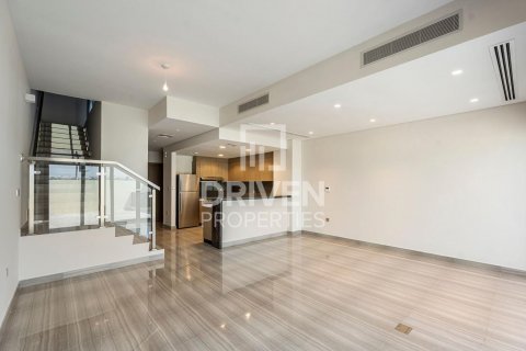 טאונהאוס להשכרה ב DAMAC Hills (Akoya by DAMAC), Dubai, איחוד האמירויות  4 חדרי שינה, 180 מ"ר, מספר 603226 - תמונה 1
