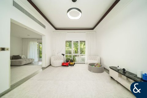 Villa zum Verkauf in Meadows, Dubai, VAE 5 Schlafzimmer, 371 m2 Nr. 667691 - Foto 4